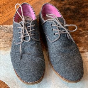 Toms Women’s Brogue Flat Wool Oxford Gray Shoes
